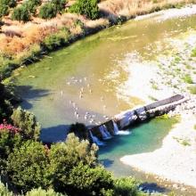 Met waterval en meeuwen vanuit het huis gezien...