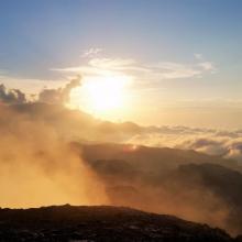 Boven alles verheven (Skinakas)